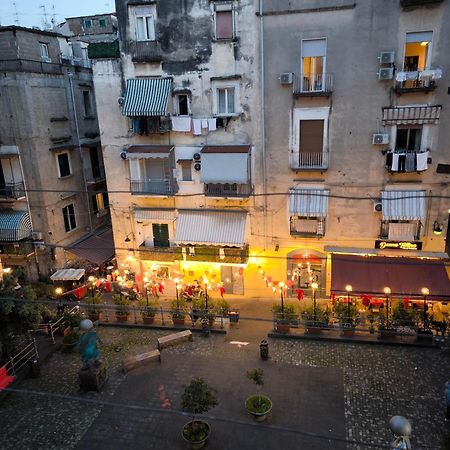 Appartement Casa Del Girasole à Naples Extérieur photo