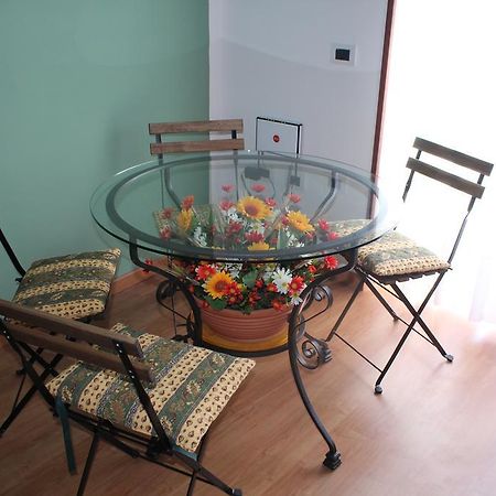Appartement Casa Del Girasole à Naples Extérieur photo