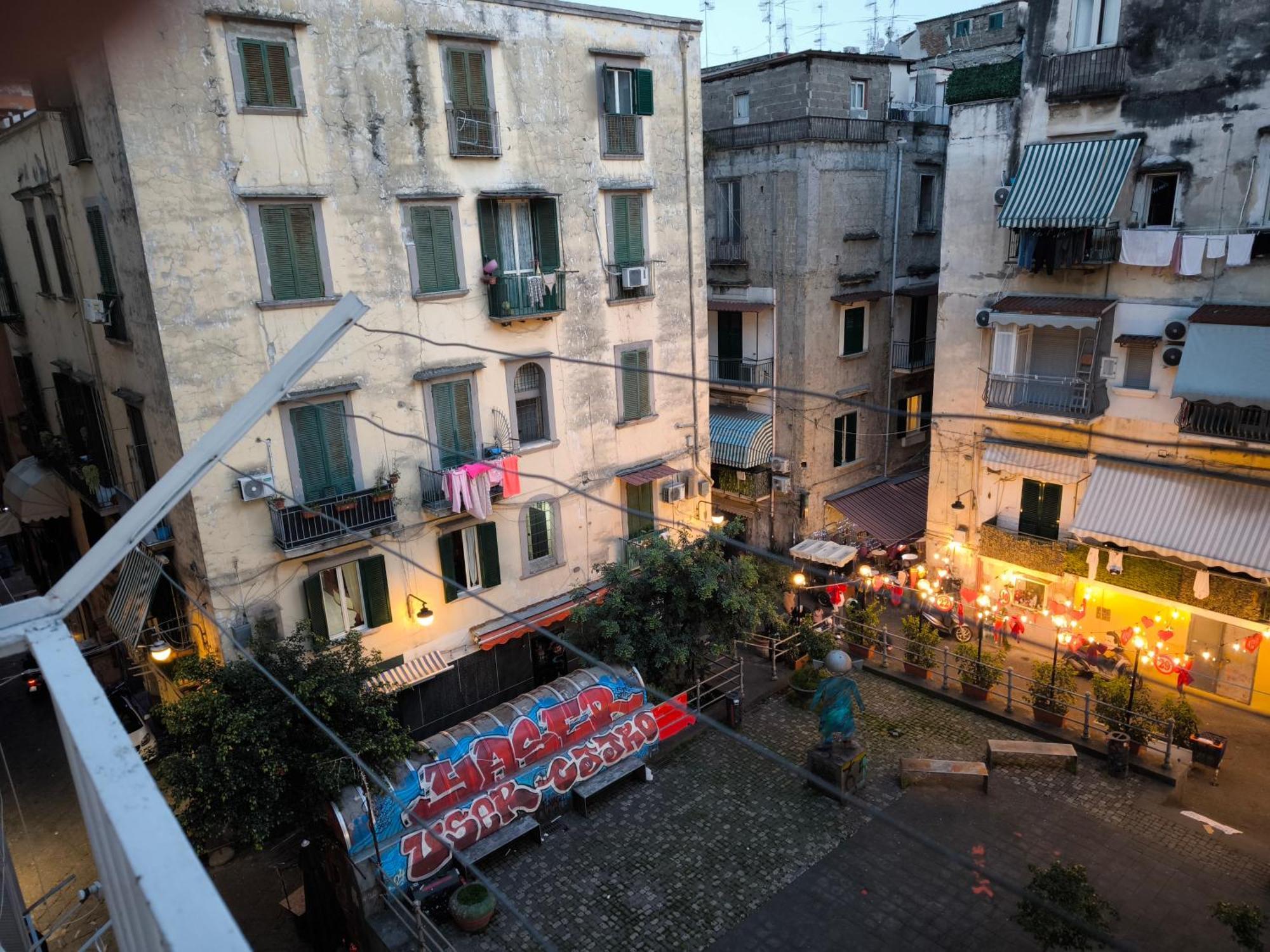 Appartement Casa Del Girasole à Naples Extérieur photo