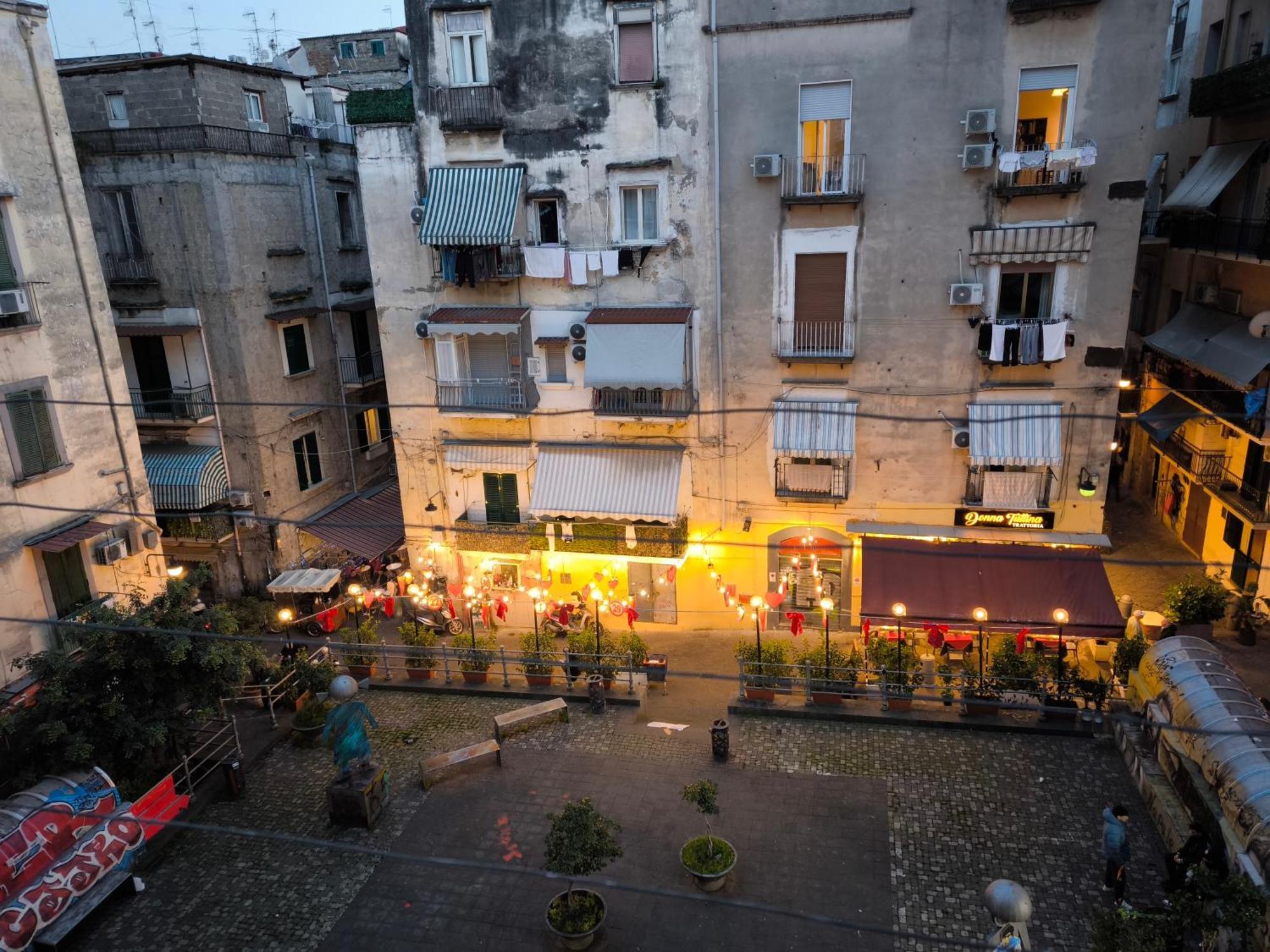 Appartement Casa Del Girasole à Naples Extérieur photo
