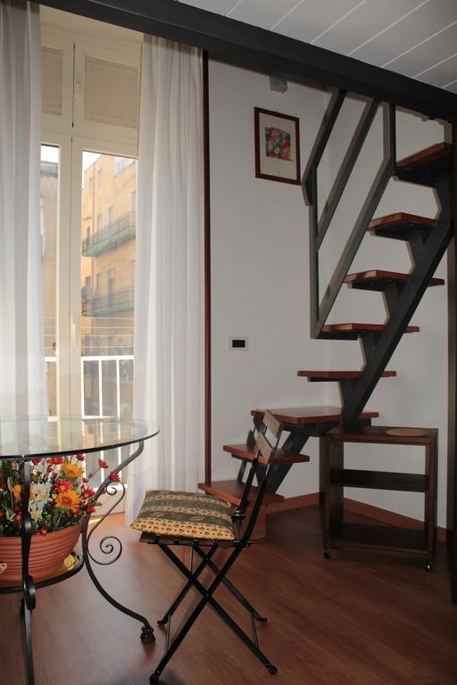 Appartement Casa Del Girasole à Naples Extérieur photo
