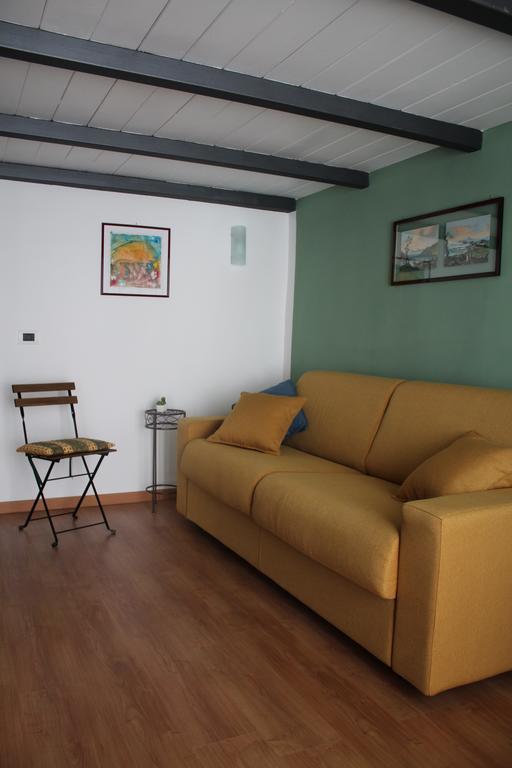 Appartement Casa Del Girasole à Naples Extérieur photo
