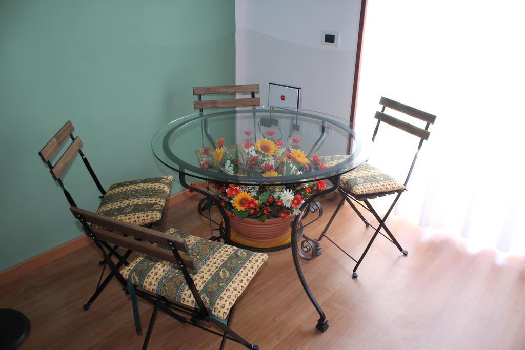 Appartement Casa Del Girasole à Naples Extérieur photo